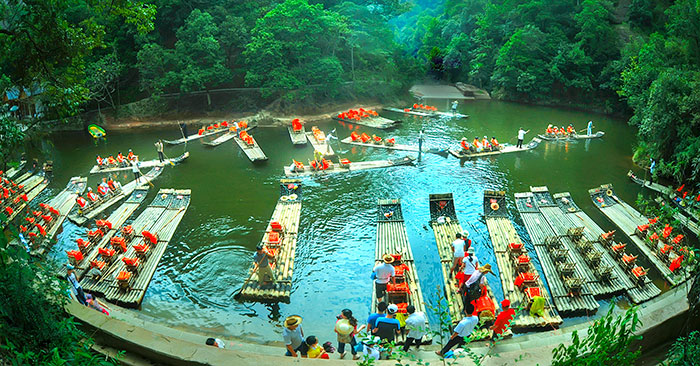1加強(qiáng)河道整治推動(dòng)流域旅游發(fā)展——上清溪漂流.jpg