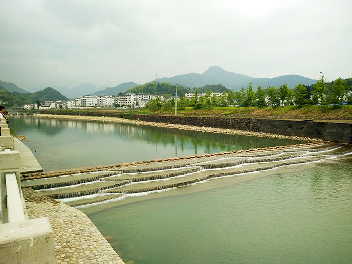 4生態(tài)堰壩1.jpg