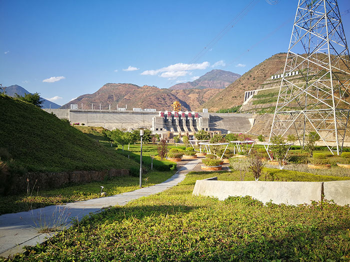 5.龍開口水電站壩后右岸臨時用地生態(tài)修復(fù).jpg