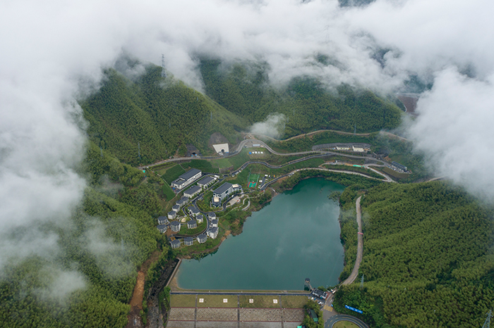 3業(yè)主建設(shè)管理營(yíng)地綠化效果.jpg