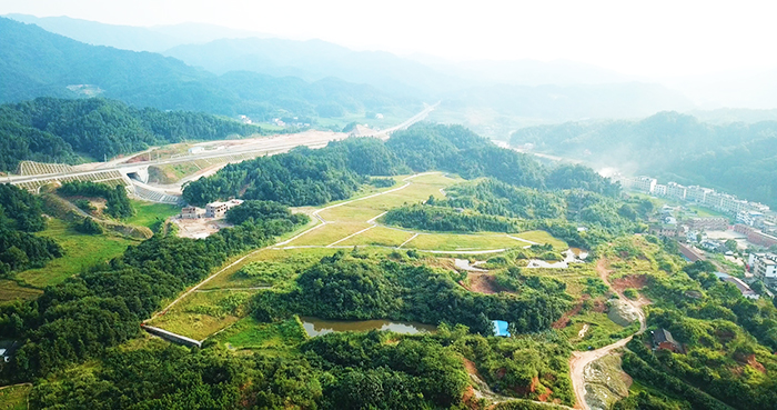 4主體工程與棄渣場同步同標(biāo)準(zhǔn)建設(shè).jpg
