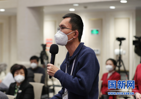 1新華社中國經(jīng)濟(jì)新聞社記者提問_large.jpg