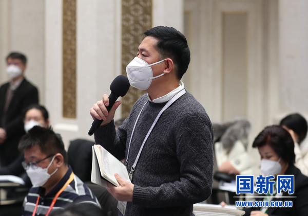 3總臺央視記者提問_large.jpg
