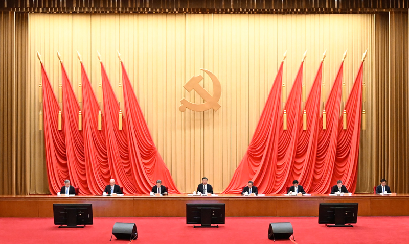 4月3日，學(xué)習(xí)貫徹習(xí)近平新時(shí)代中國特色社會(huì)主義思想主題教育工作會(huì)議在北京召開。中共中央總書記、國家主席、中央軍委主席習(xí)近平出席會(huì)議并發(fā)表重要講話。李強(qiáng)、趙樂際、王滬寧、蔡奇、丁薛祥、李希、韓正出席會(huì)議。