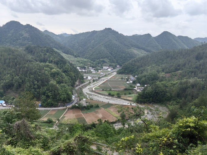 丹鳳縣牌路河小流域.jpg