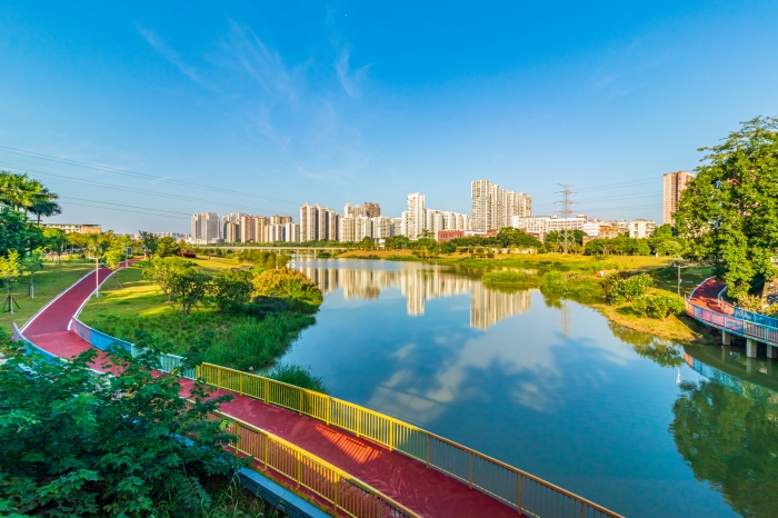 明月湖公園大學(xué)東路段.jpg